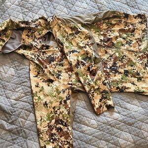 Sitka gear Men’s Mountian Evo jacket.